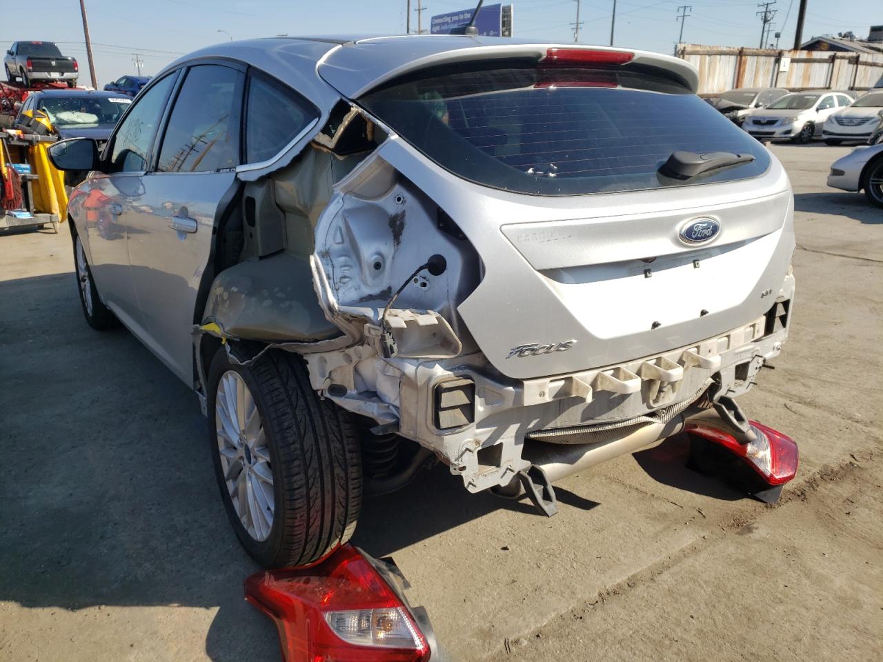 Photo 3 from auction – 2012 FORD FOCUS SEL with VIN 1FAHP3M25CL435696