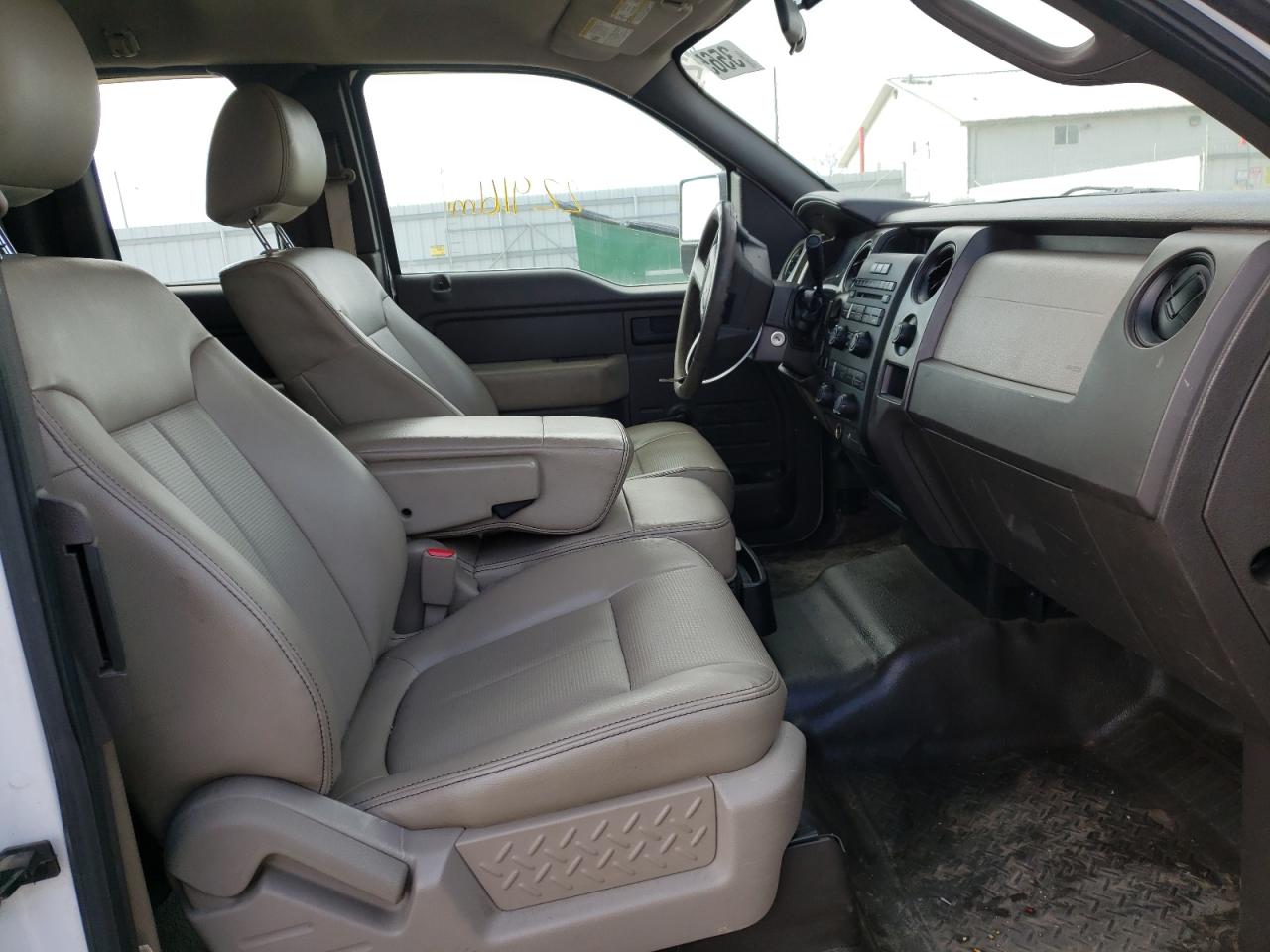 Photo 5 from auction – 2010 FORD F150 SUPER with VIN 1FTVX1CVXAKE08056