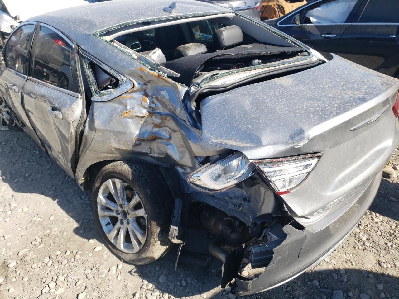 Photo 9 from auction – 2017 CHRYSLER 200 LIMITE with VIN 1C3CCCAB7HN510449