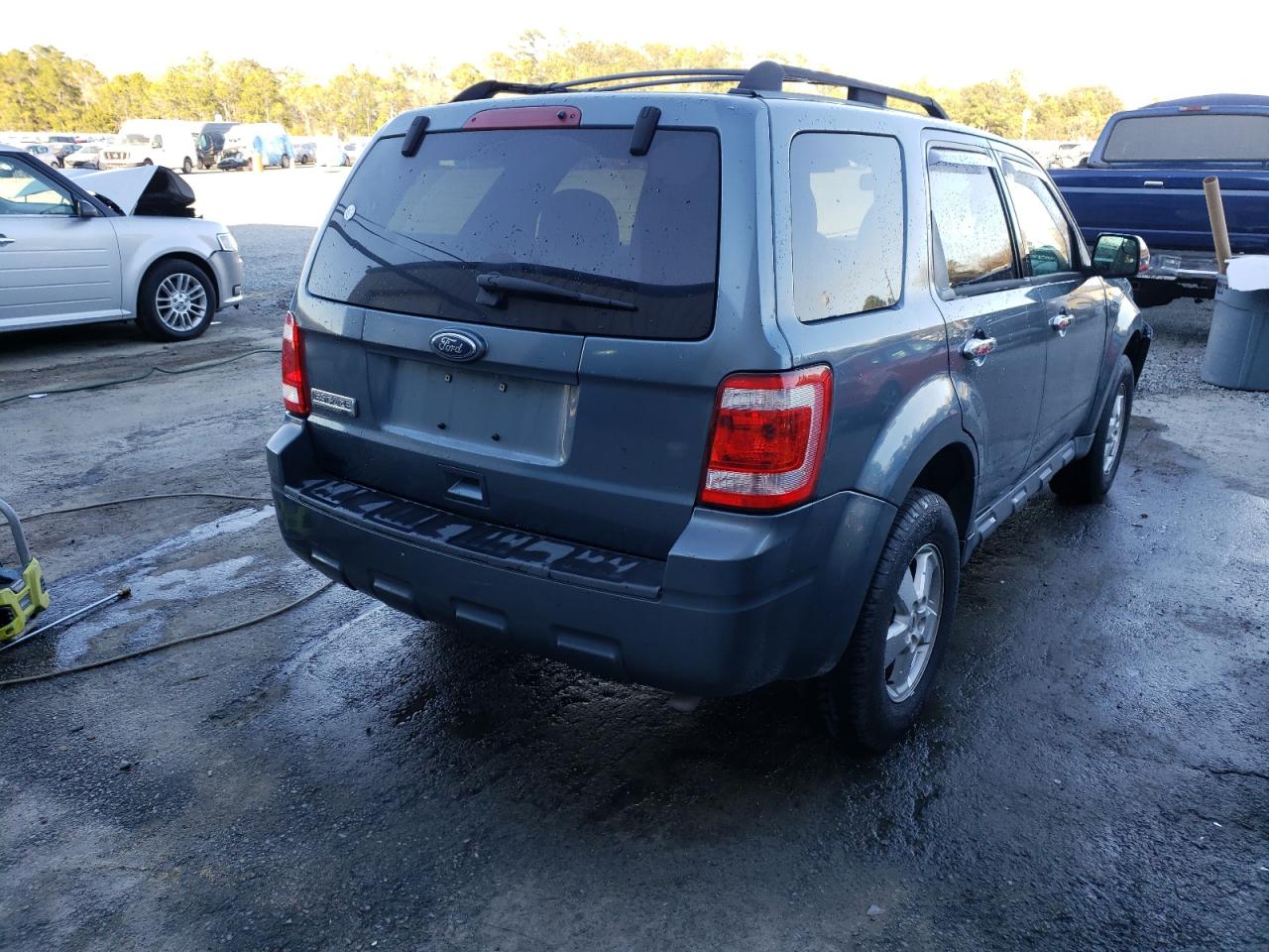 Photo 4 from auction – 2010 FORD ESCAPE XLT with VIN 1FMCU0D7XAKB76449