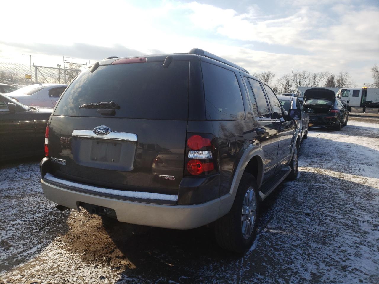 Photo 4 from auction – 2007 FORD EXPLORER E with VIN 1FMEU74E27UB71601