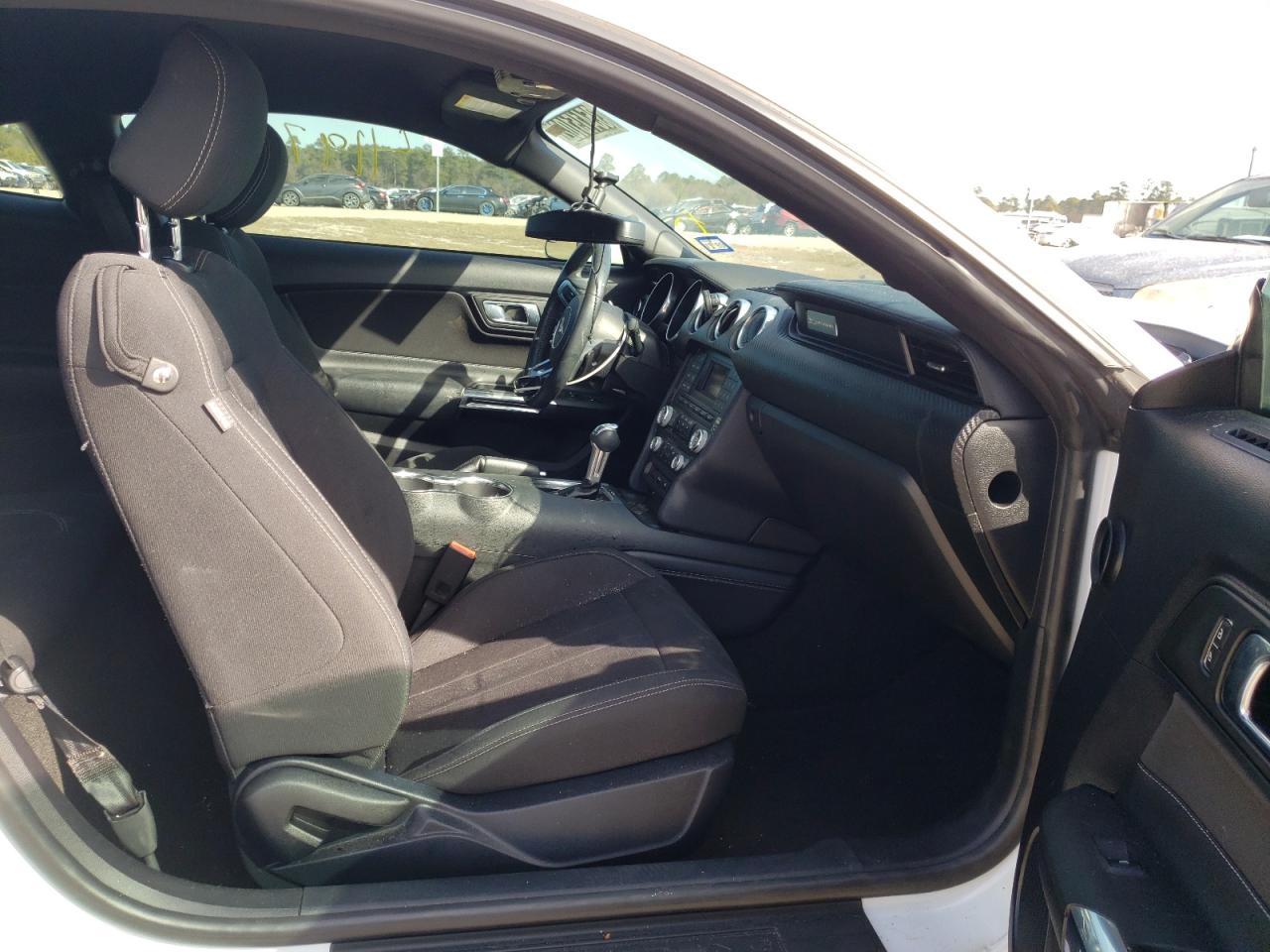 Photo 5 from auction – 2018 FORD MUSTANG with VIN 1FA6P8TH6J5154373