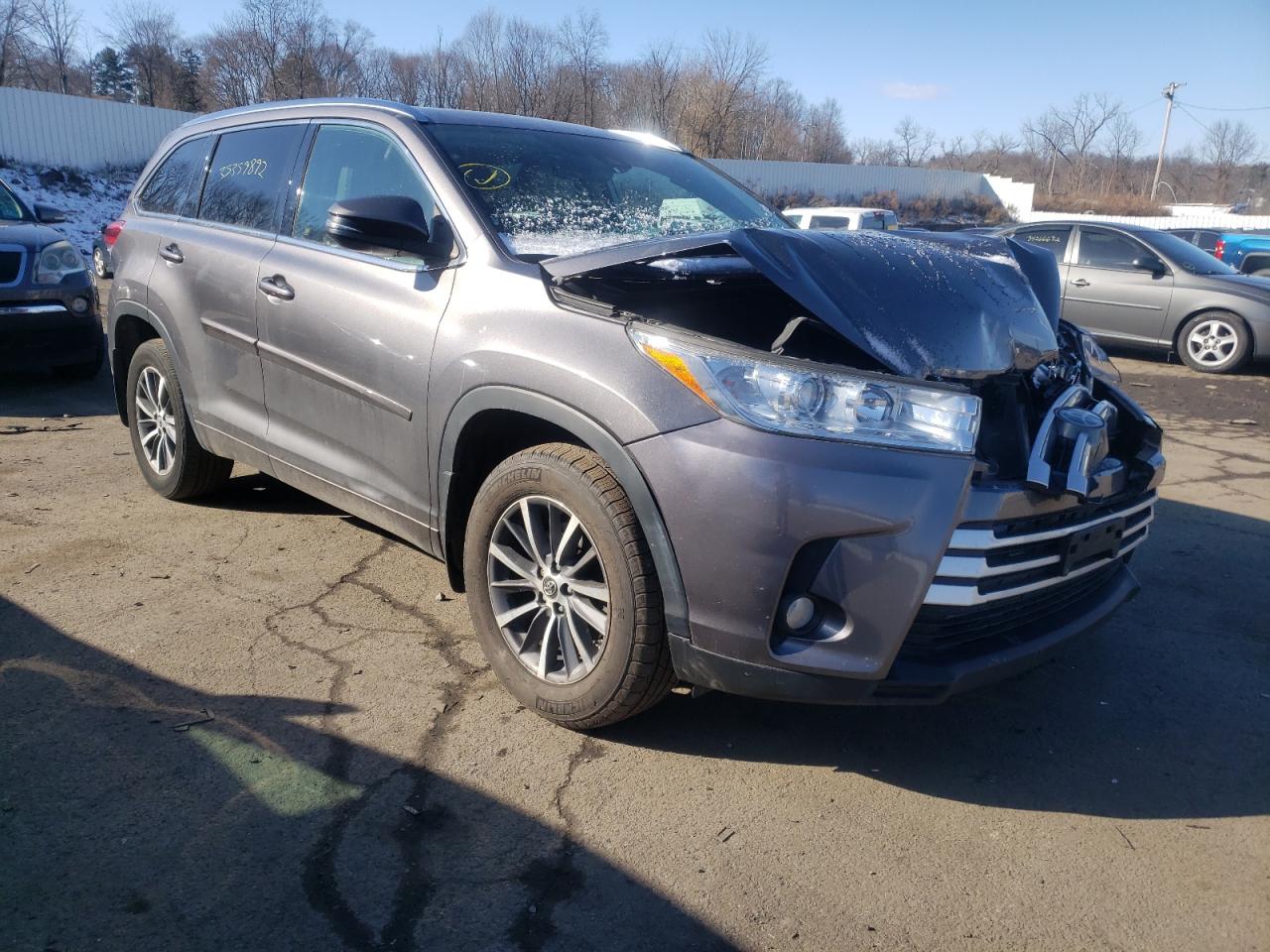TOYOTA HIGHLANDER 2018 with VIN 5TDJZRFH6JS546215 - Photo from auction