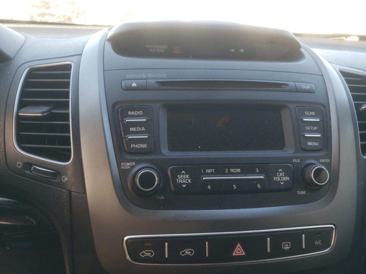 Photo 9 from auction – 2014 KIA SORENTO LX with VIN 5XYKT3A68EG461503