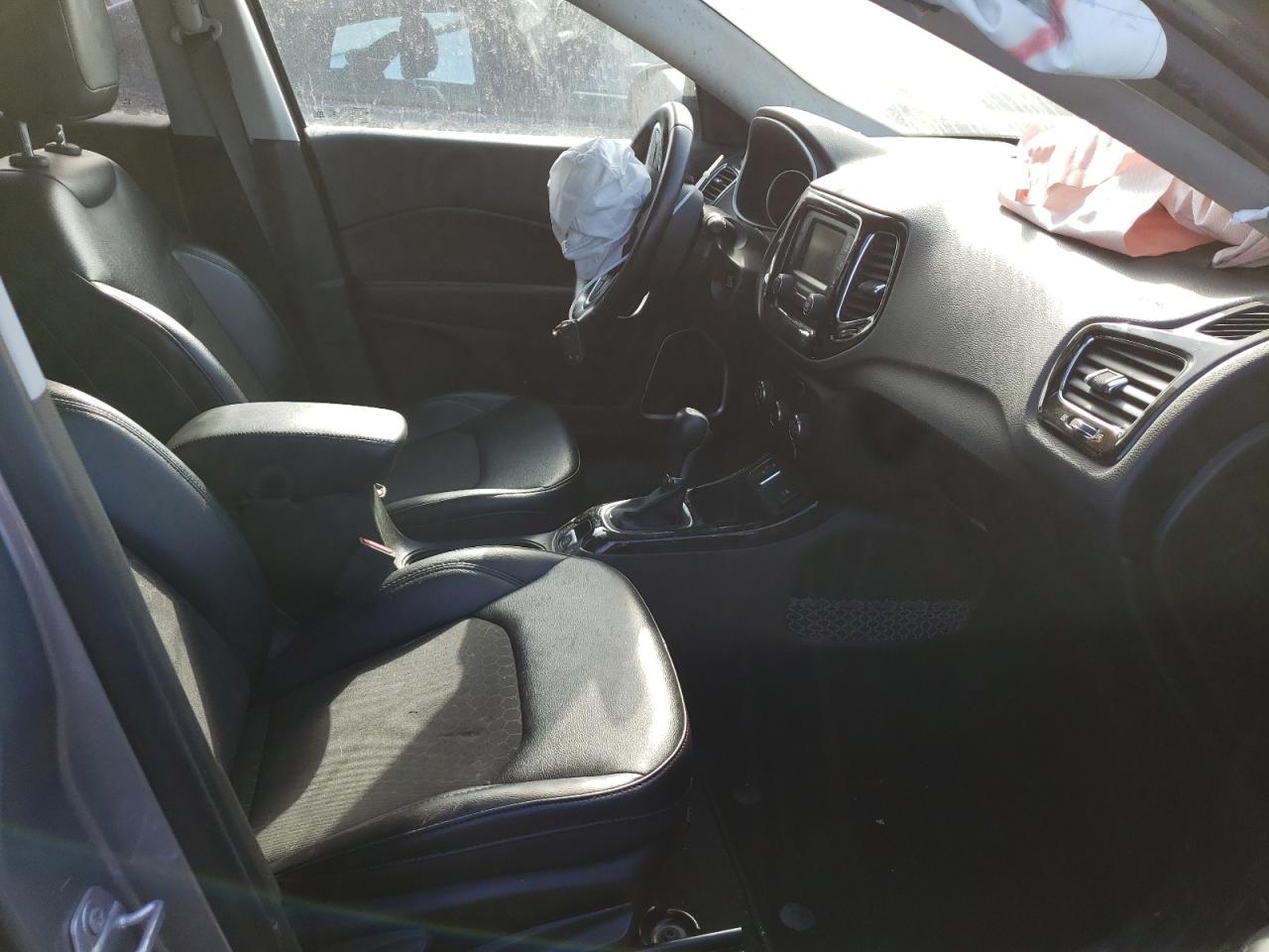 Photo 5 from auction – 2018 JEEP COMPASS LA with VIN 3C4NJCBB2JT408331