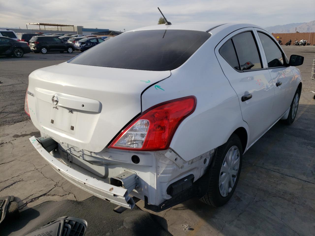 صورة رقم 4 من المزاد - 2017 NISSAN VERSA S مع VIN 3N1CN7AP1HL832225