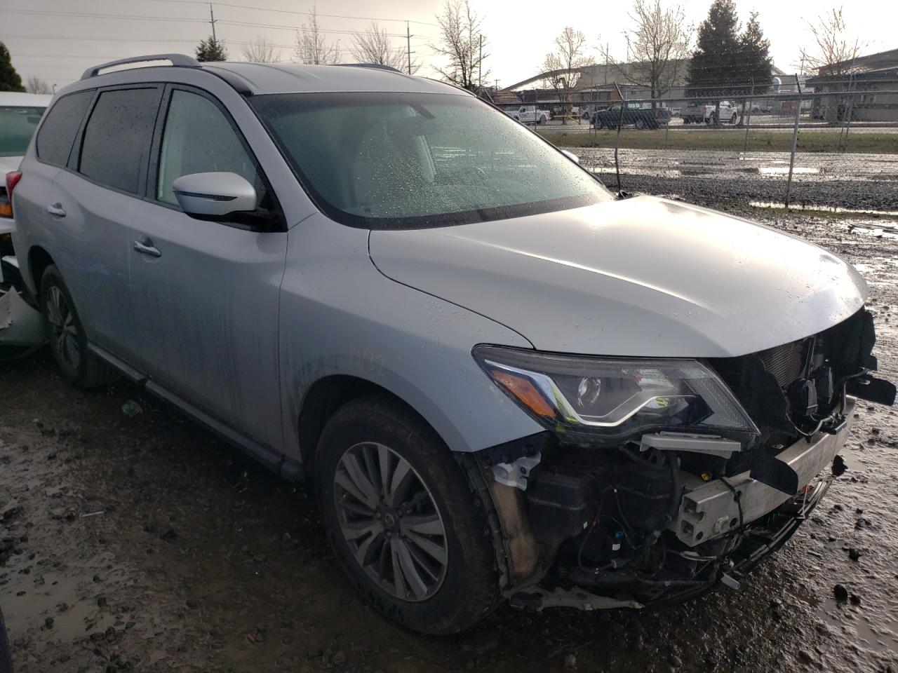 NISSAN PATHFINDER 2019 with VIN 5N1DR2MM1KC596880 - Photo from auction