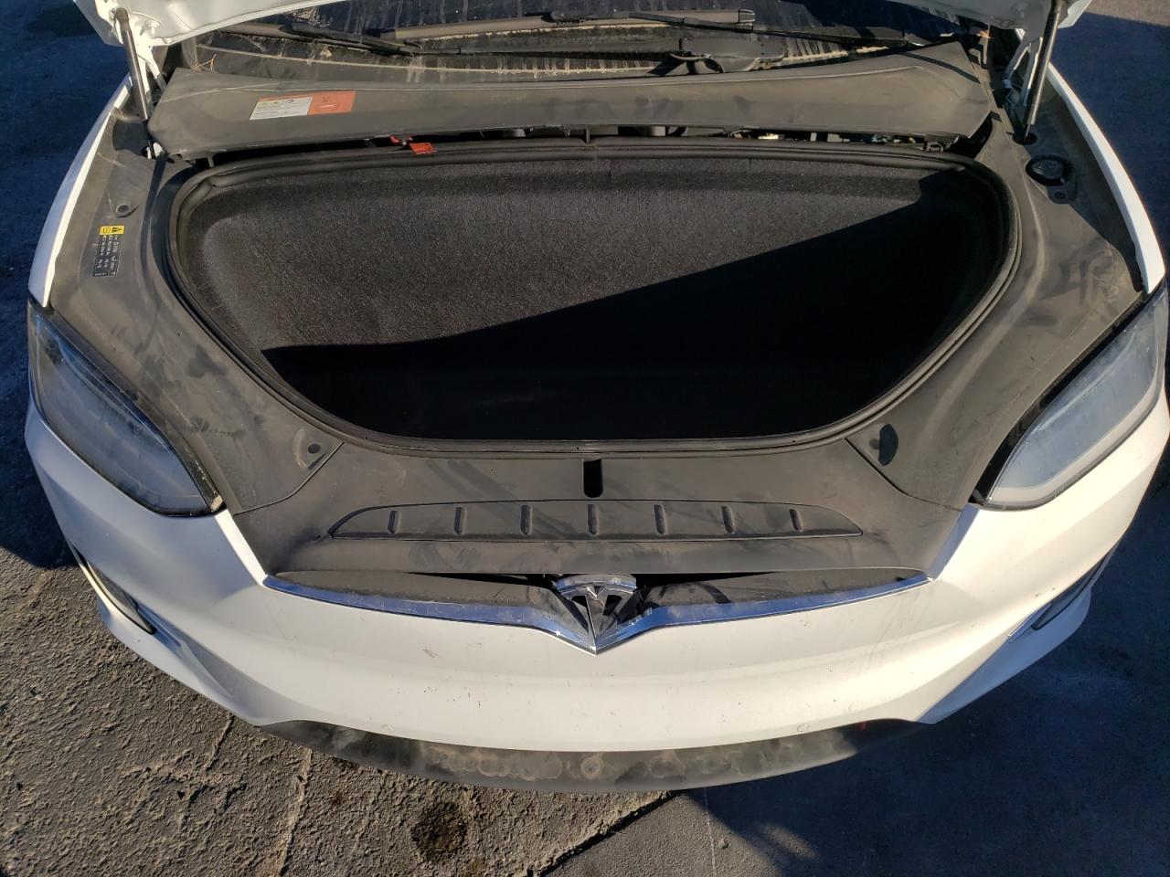 Photo 7 from auction – 2018 TESLA MODEL X with VIN 5YJXCBE44JF104801
