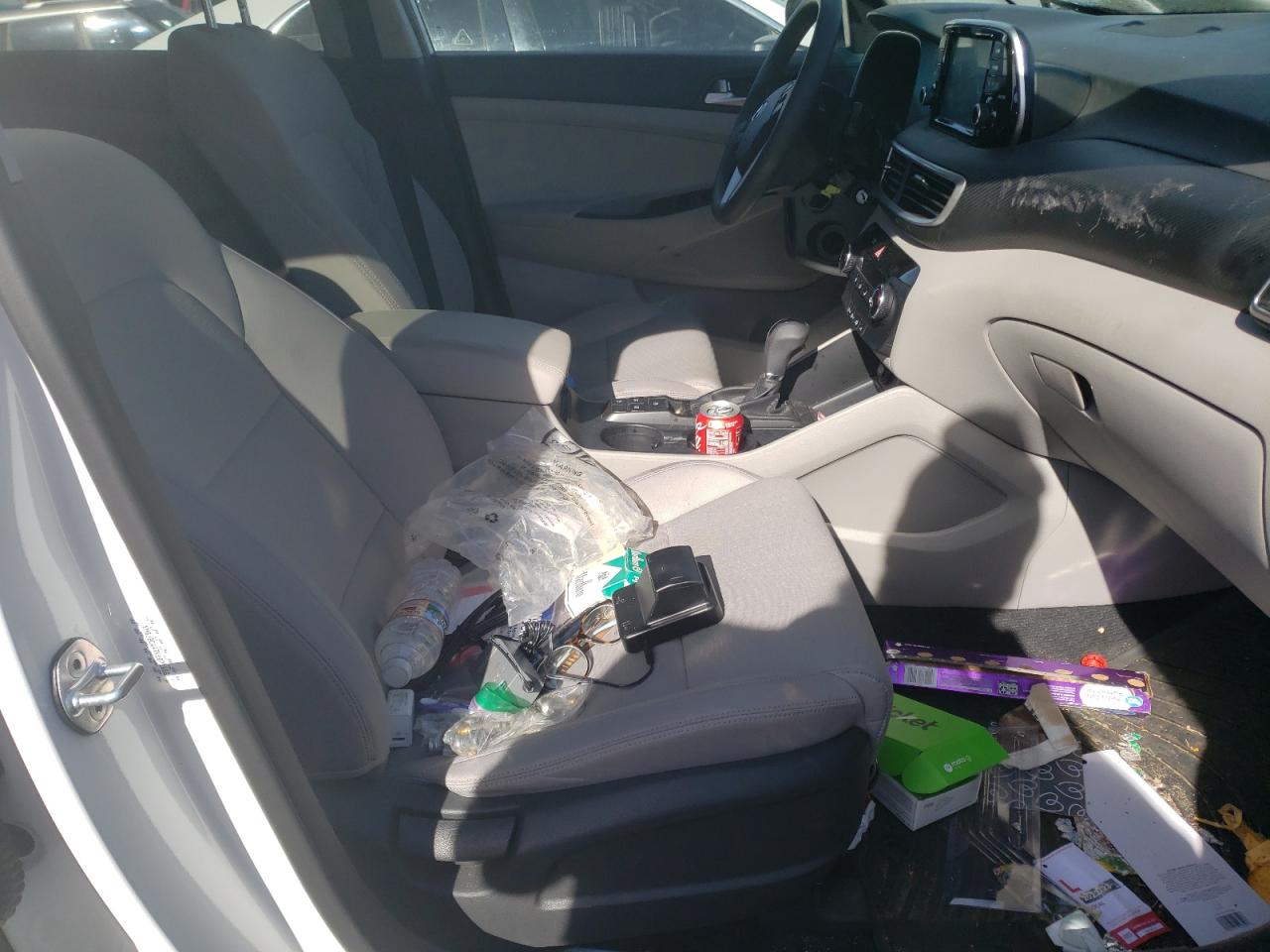 Photo 5 from auction – 2019 HYUNDAI TUCSON SE with VIN KM8J2CA47KU071656