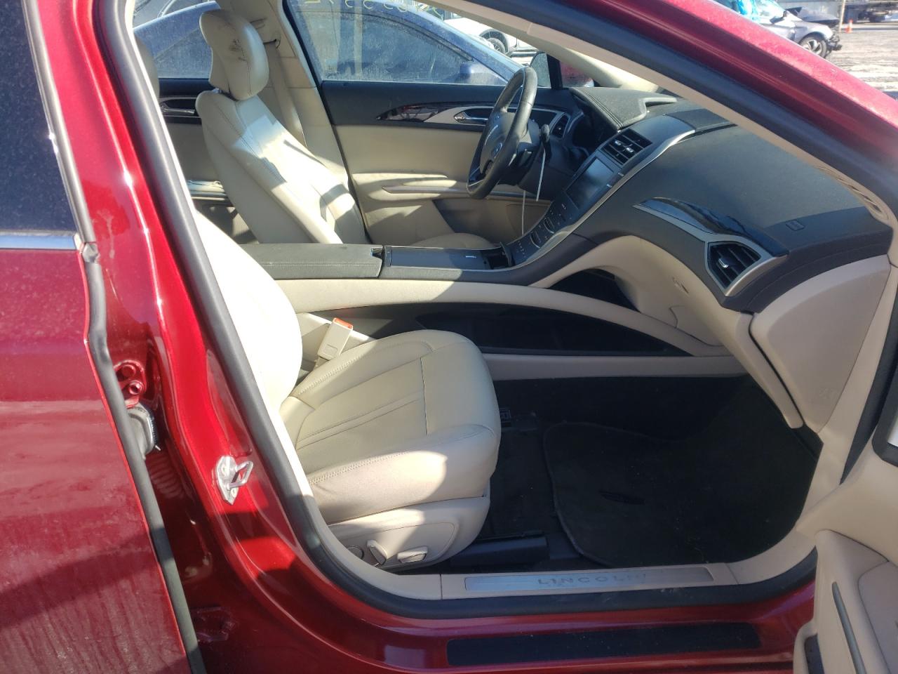 Photo 5 from auction – 2016 LINCOLN MKZ with VIN 3LN6L2J91GR629394