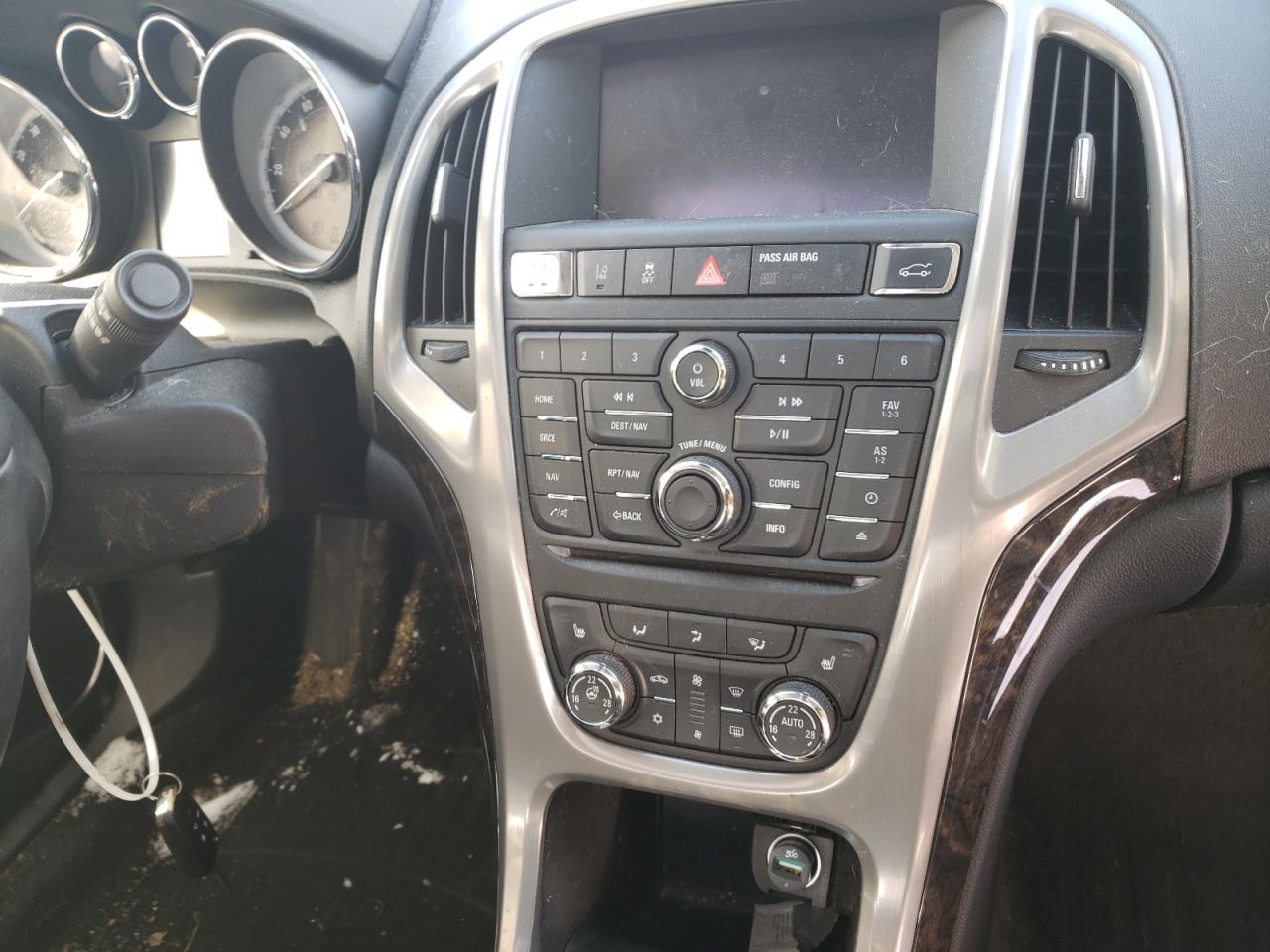 Photo 9 from auction – 2015 BUICK VERANO PRE with VIN 1G4PT5SV0F4158444