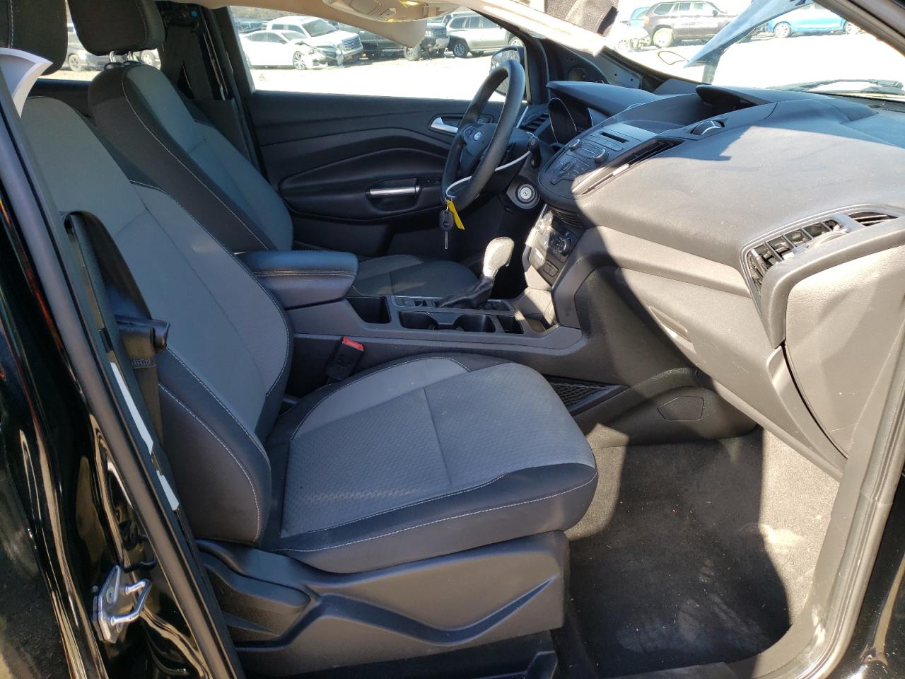 Photo 5 from auction – 2017 FORD ESCAPE SE with VIN 1FMCU0GD5HUC78628