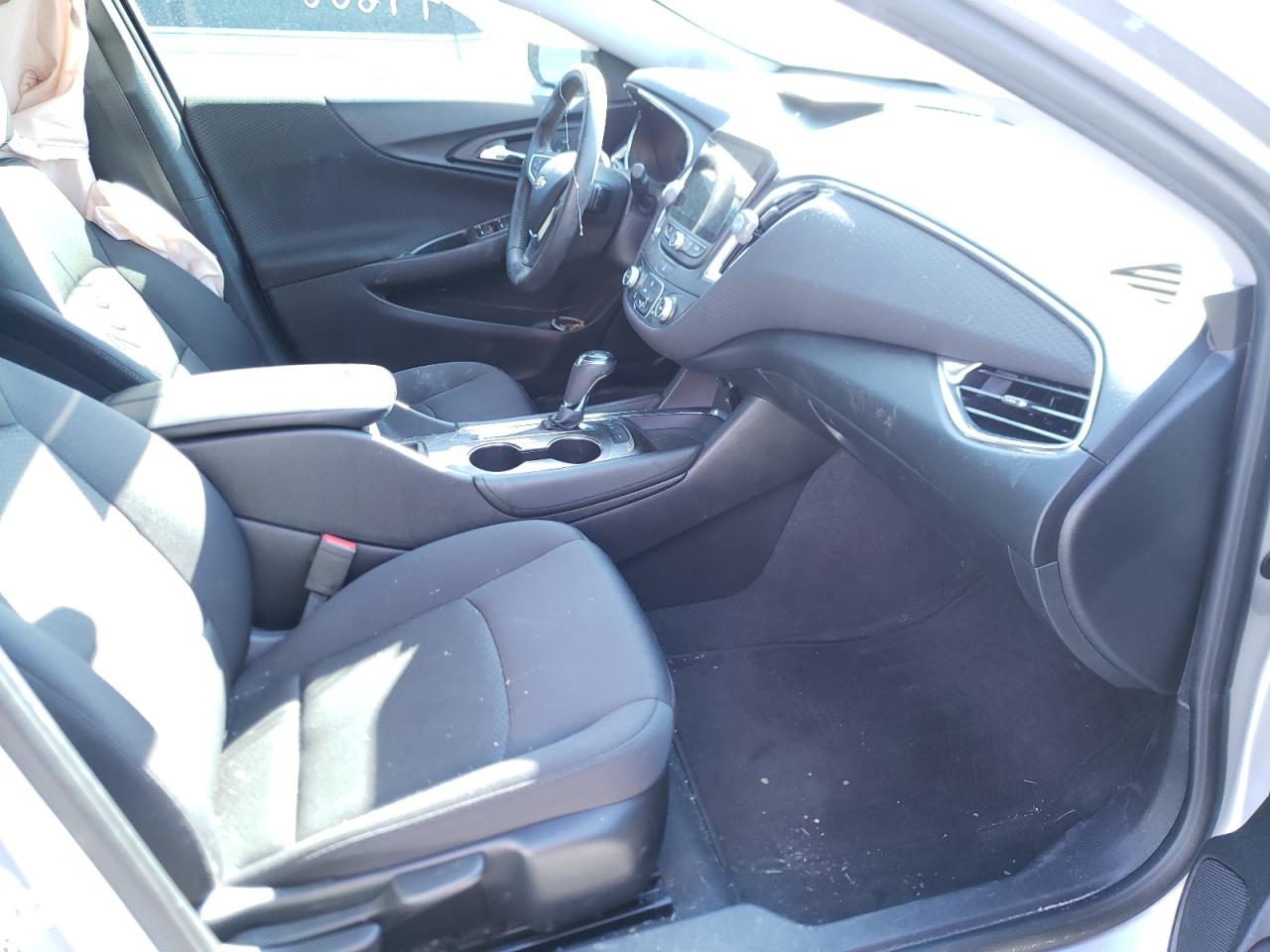 Photo 5 from auction – 2017 CHEVROLET MALIBU LT with VIN 1G1ZE5ST7HF267375