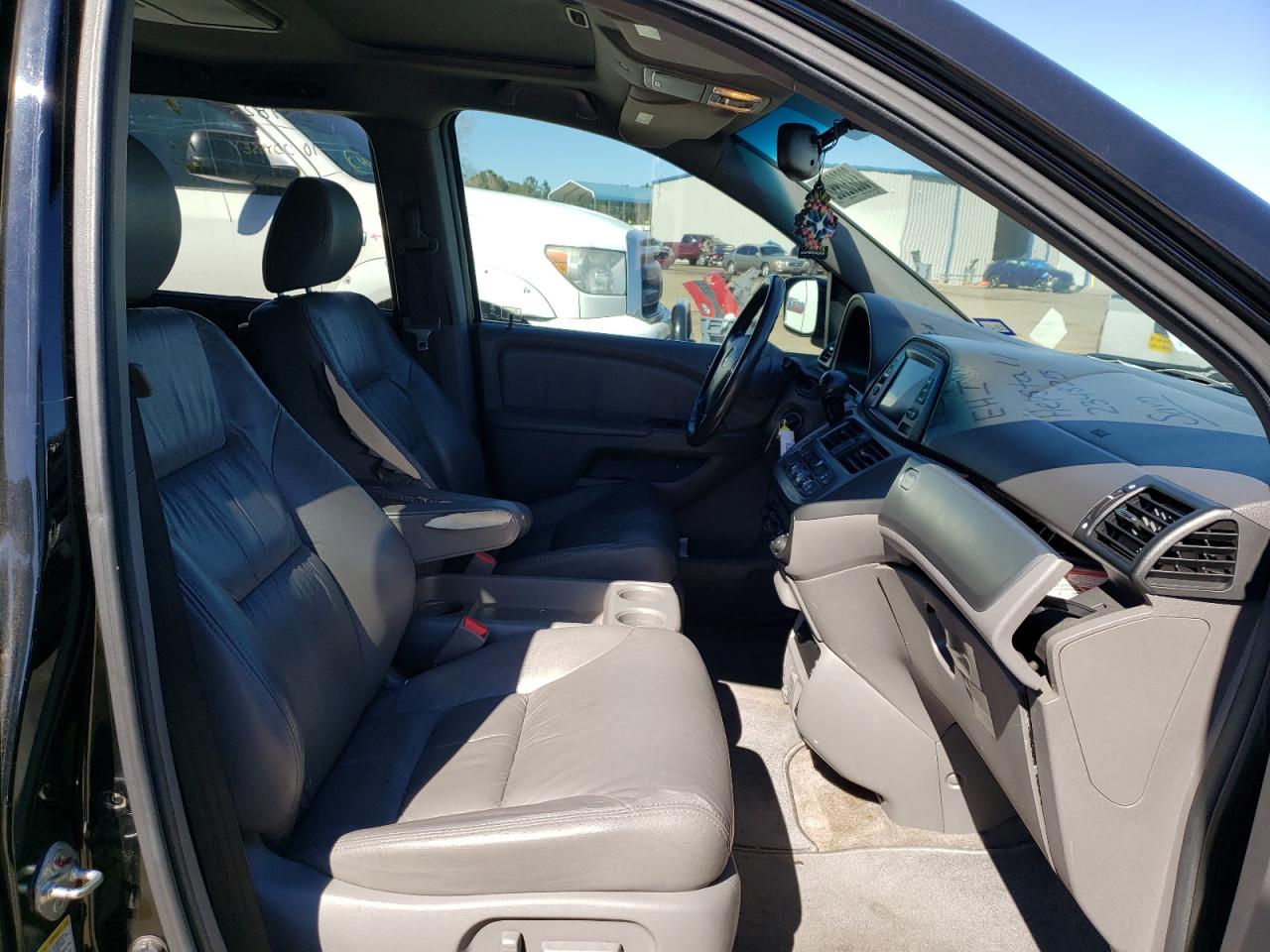 Photo 5 from auction – 2010 HONDA ODYSSEY EX with VIN 5FNRL3H74AB064756