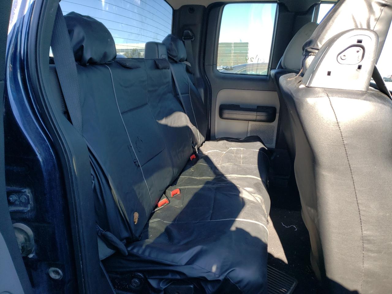 Photo 6 from auction – 2004 FORD F150 with VIN 1FTPX14544FA20728