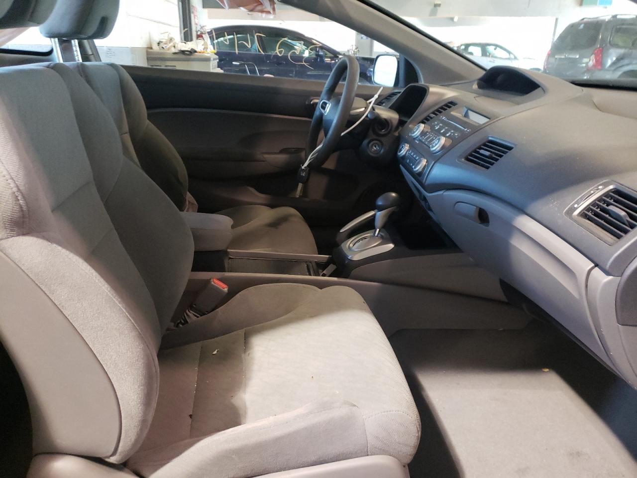 Photo 5 from auction – 2010 HONDA CIVIC LX with VIN 2HGFG1B68AH528381