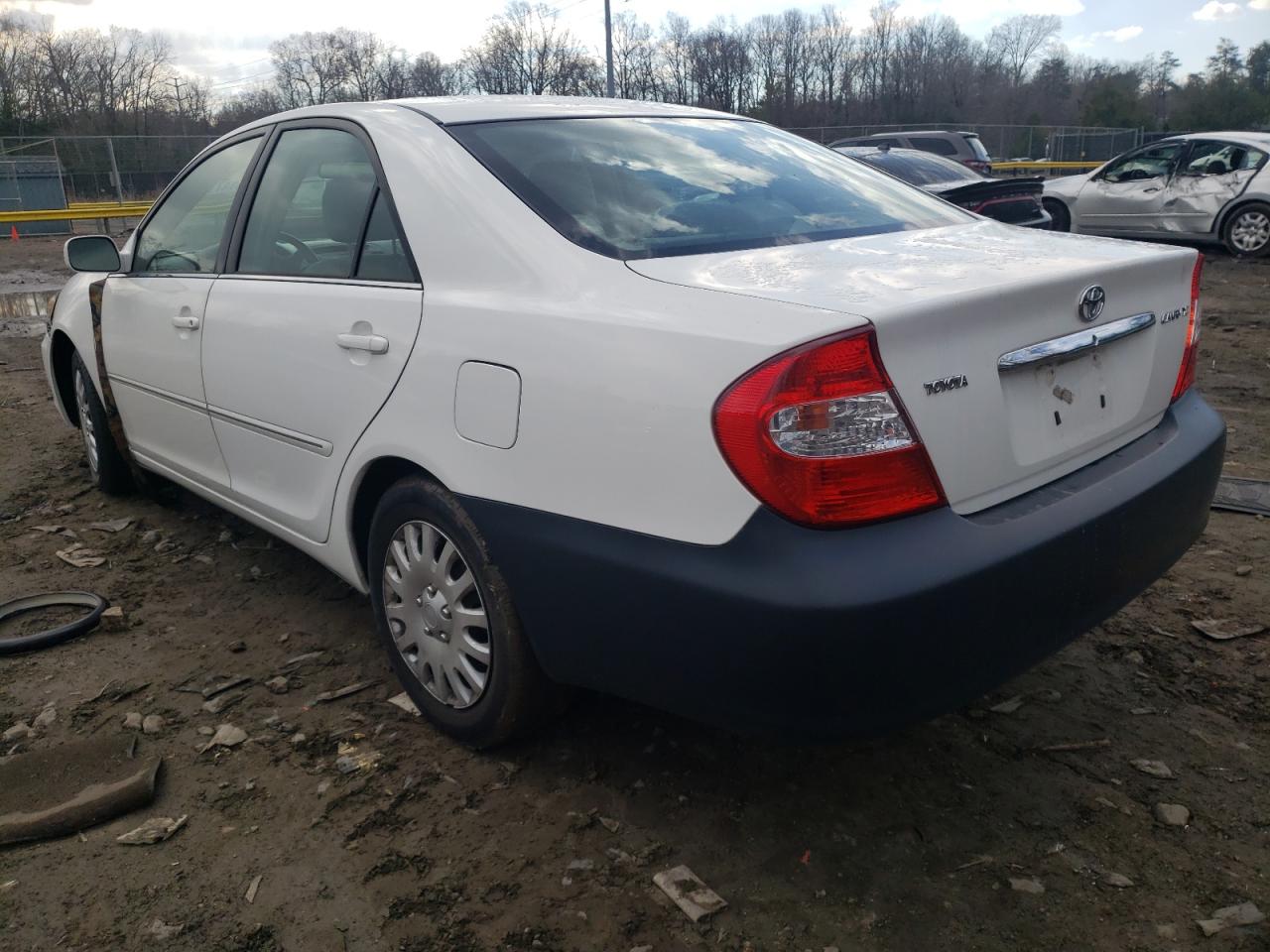 Photo 3 from auction – 2004 TOYOTA CAMRY LE with VIN 4T1BE30K44U305069