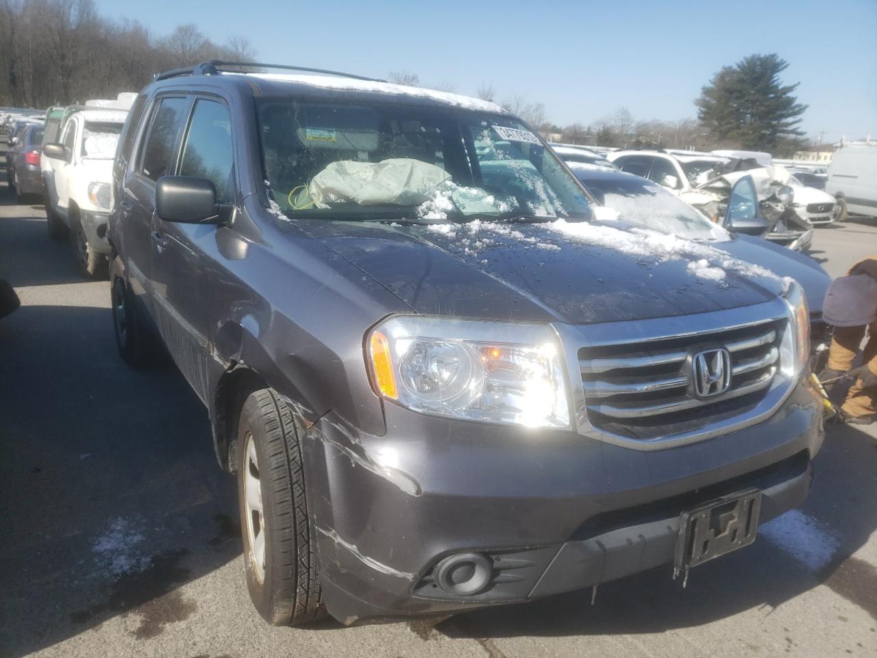 HONDA PILOT LX 2015 with VIN 5FNYF4H21FB023764 - Photo from auction