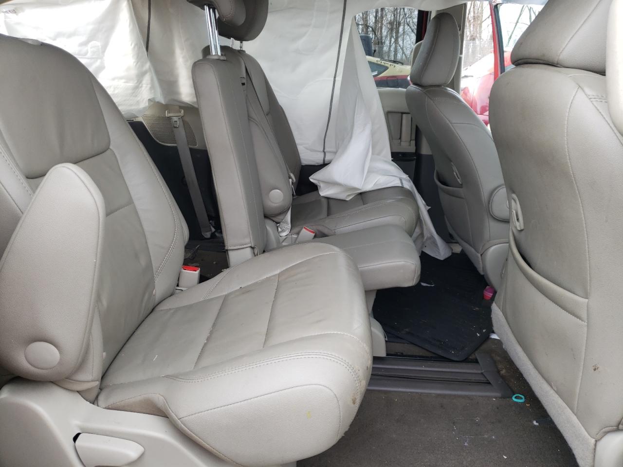 Photo 6 from auction – 2015 TOYOTA SIENNA XLE with VIN 5TDYK3DC4FS661507