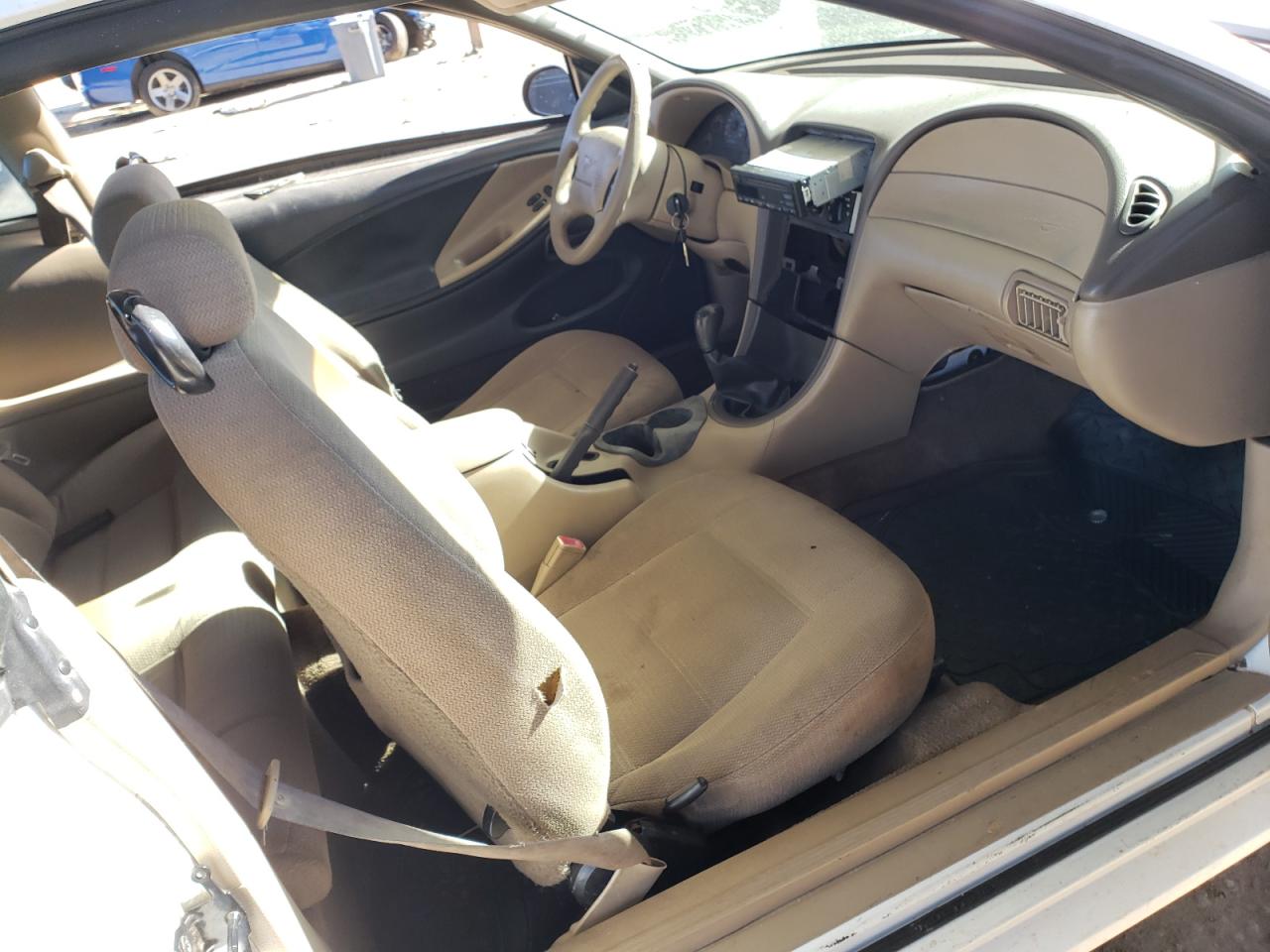 Photo 5 from auction – 2000 FORD MUSTANG with VIN 1FAFP4042YF180015