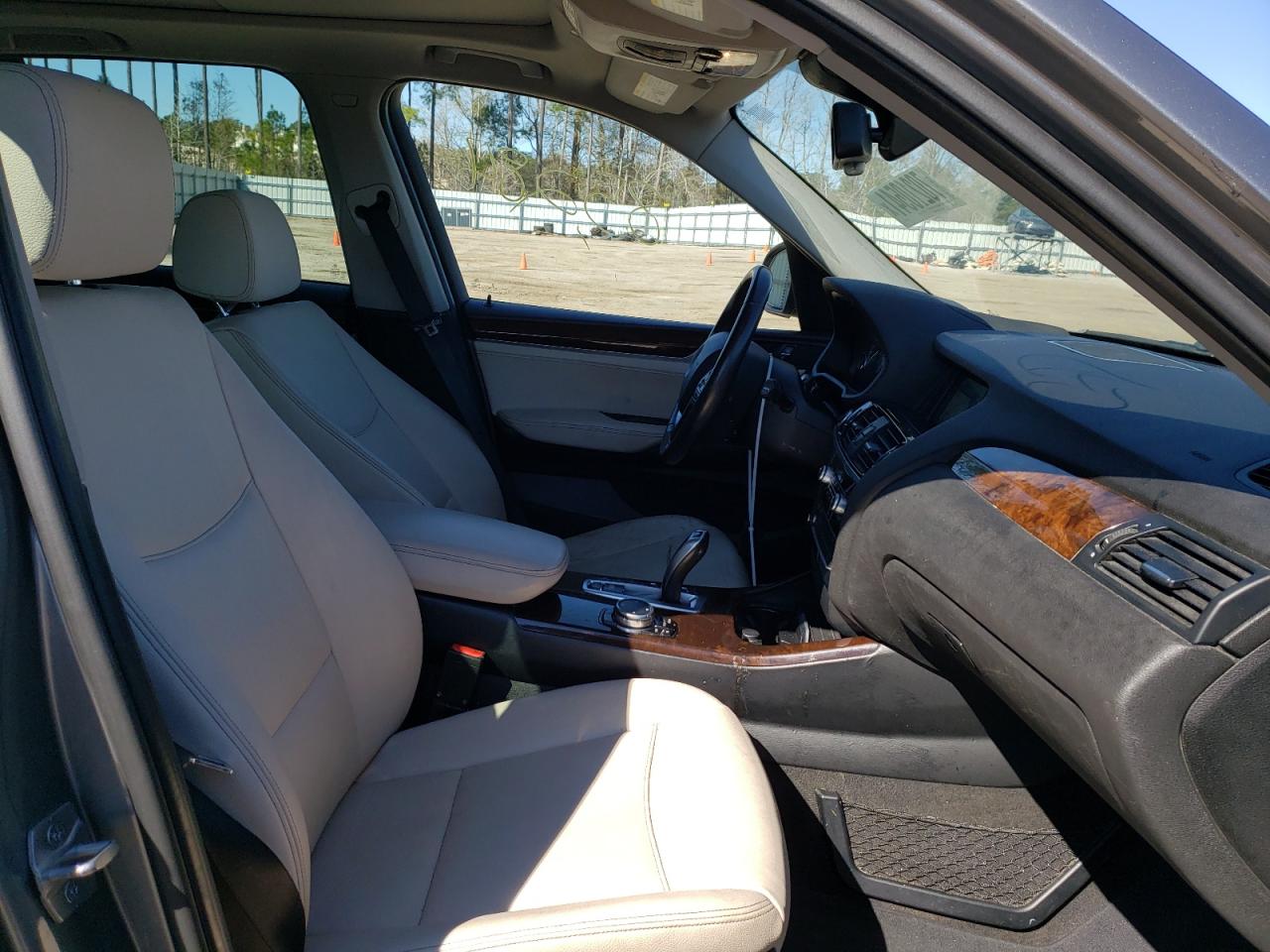 Photo 5 from auction – 2016 BMW X3 XDRIVE2 with VIN 5UXWX9C53G0D65477