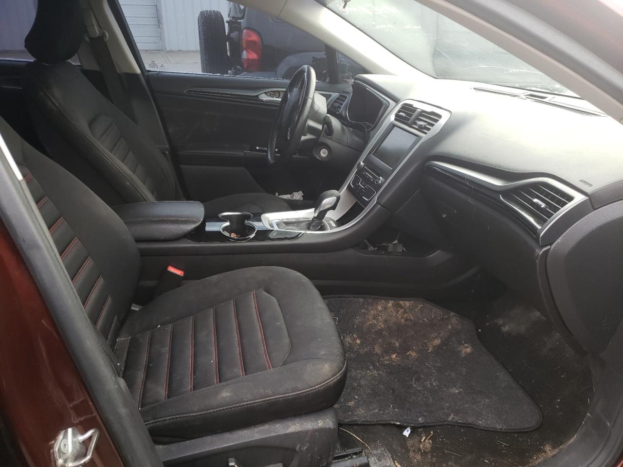 Photo 5 from auction – 2016 FORD FUSION SE with VIN 3FA6P0HD1GR298281