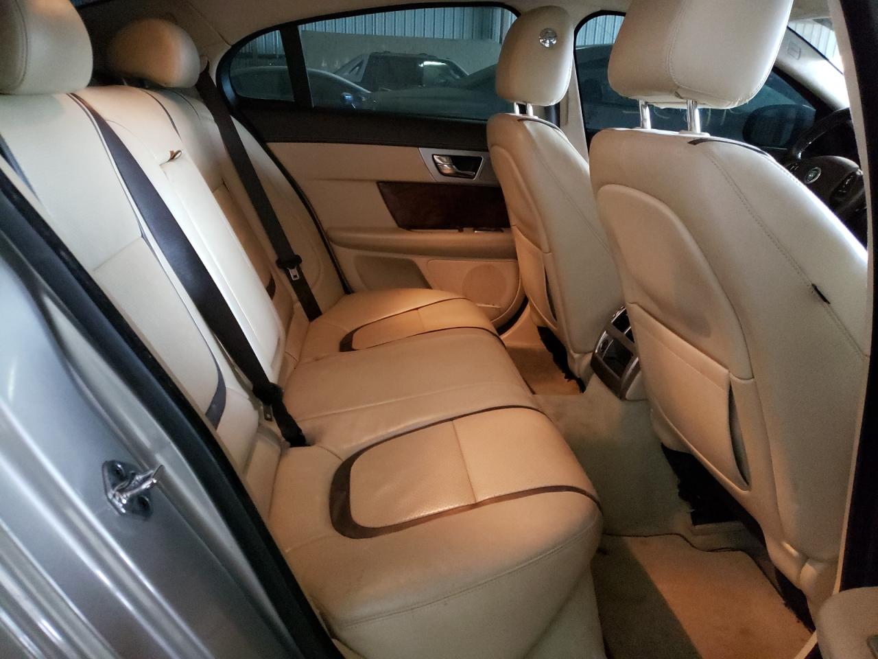 Photo 6 from auction – 2013 JAGUAR XF with VIN SAJWA0E72D8S71003