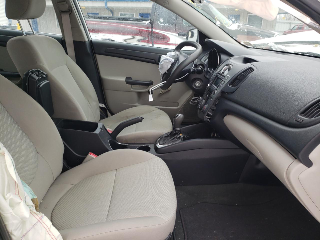 Photo 5 from auction – 2012 KIA FORTE LX with VIN KNAFT4A24C5526788