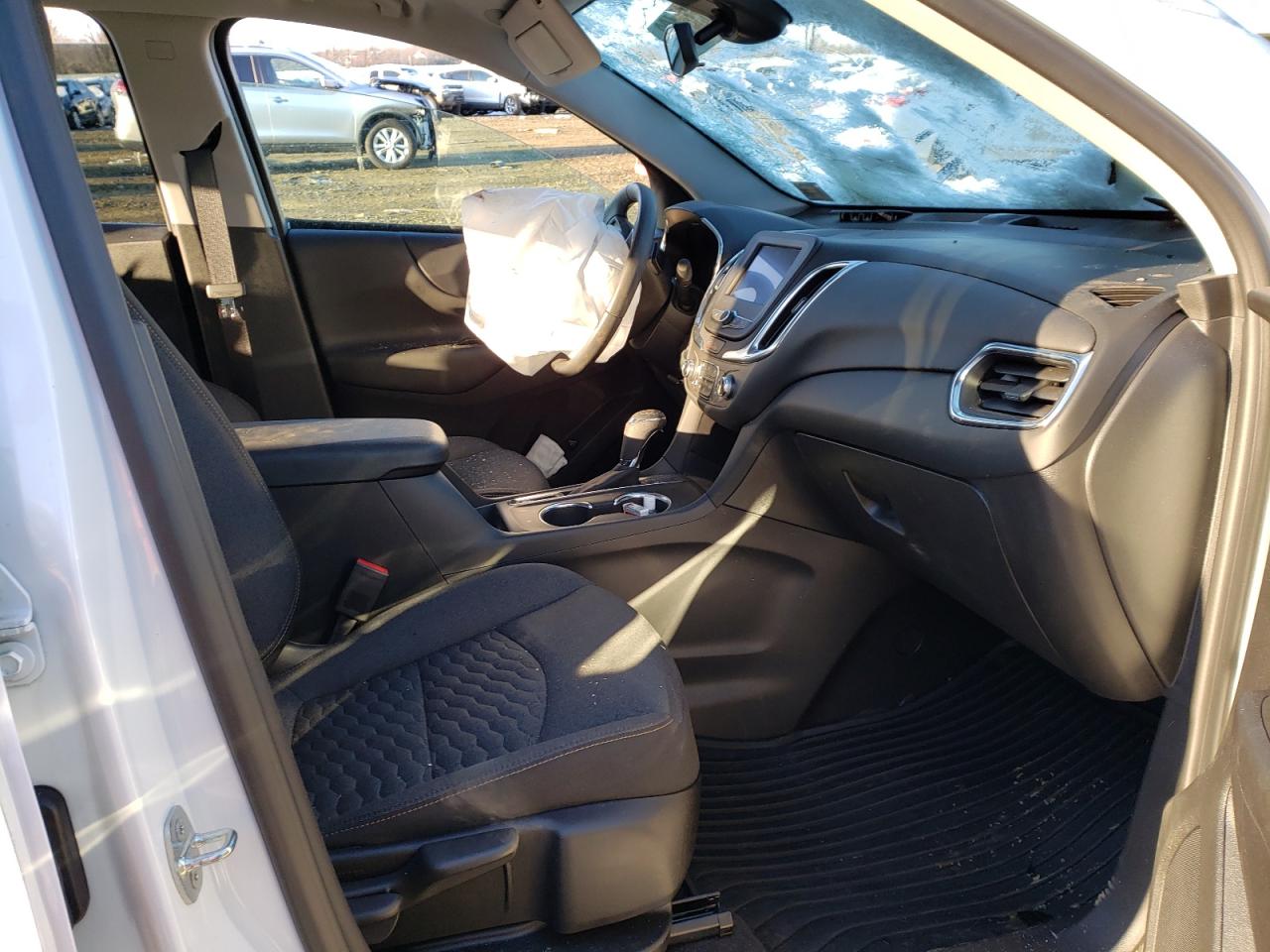 Photo 5 from auction – 2021 CHEVROLET EQUINOX LT with VIN 3GNAXKEVXML366547