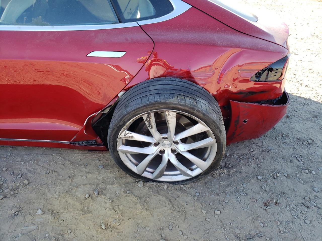 Photo 9 from auction – 2016 TESLA MODEL S with VIN 5YJSA1E23GF147267