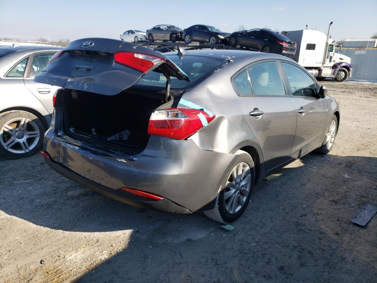 Photo 4 from auction – 2016 KIA FORTE LX with VIN KNAFX4A62G5477880