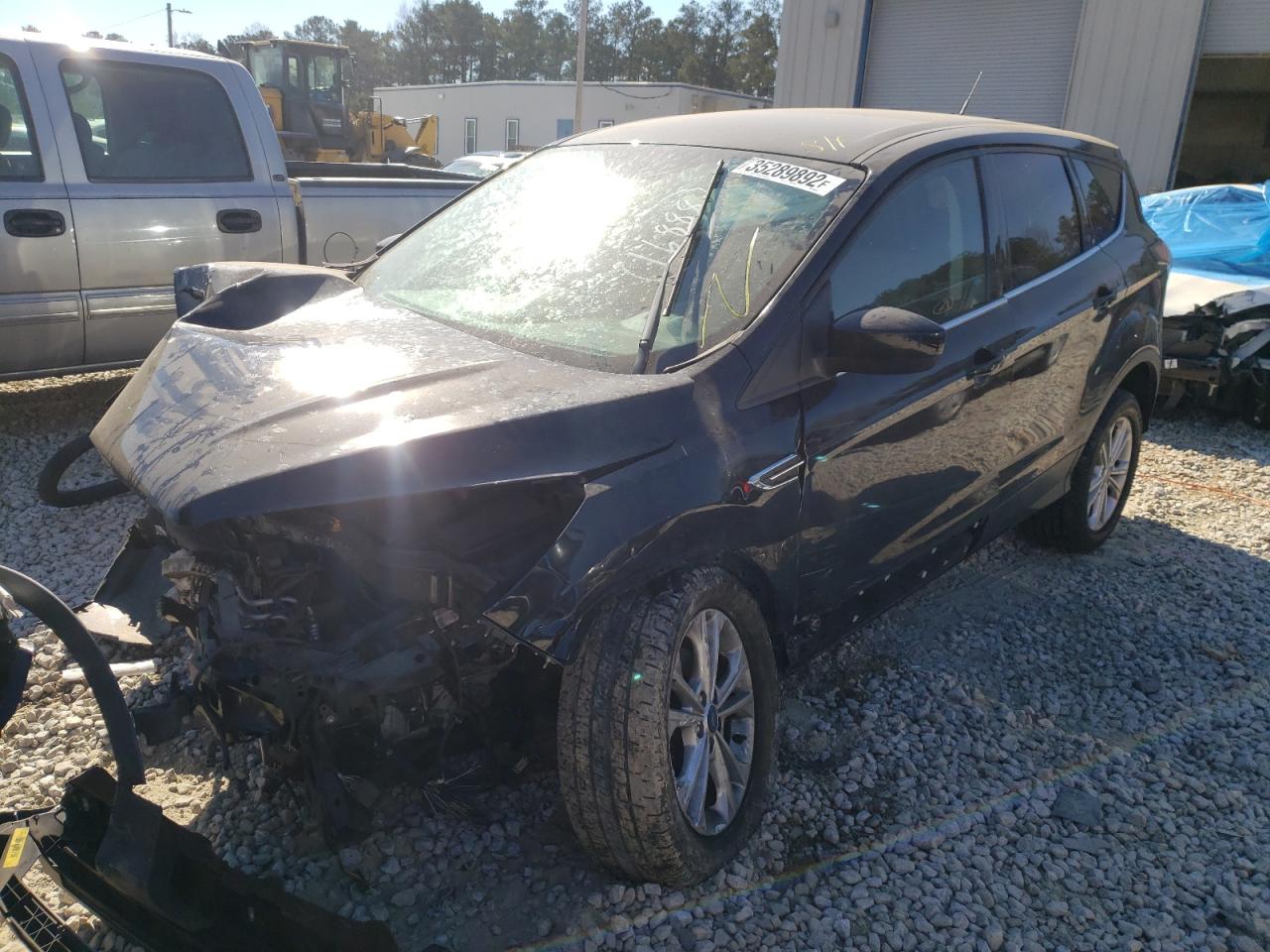 Photo 2 from auction – 2017 FORD ESCAPE SE with VIN 1FMCU0GD5HUB54035