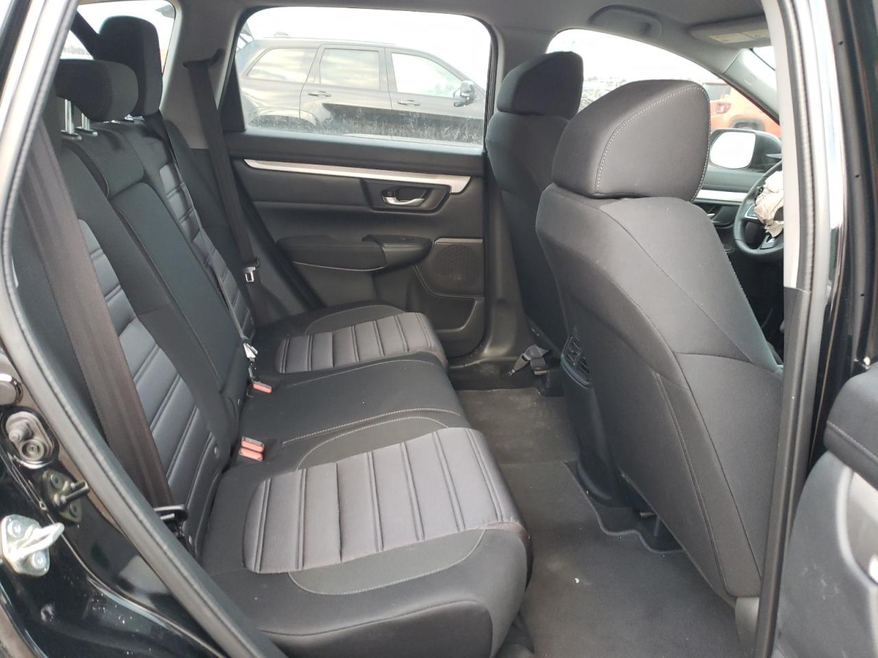 Photo 6 from auction – 2017 HONDA CR-V LX with VIN 7FARW5H32HE010791