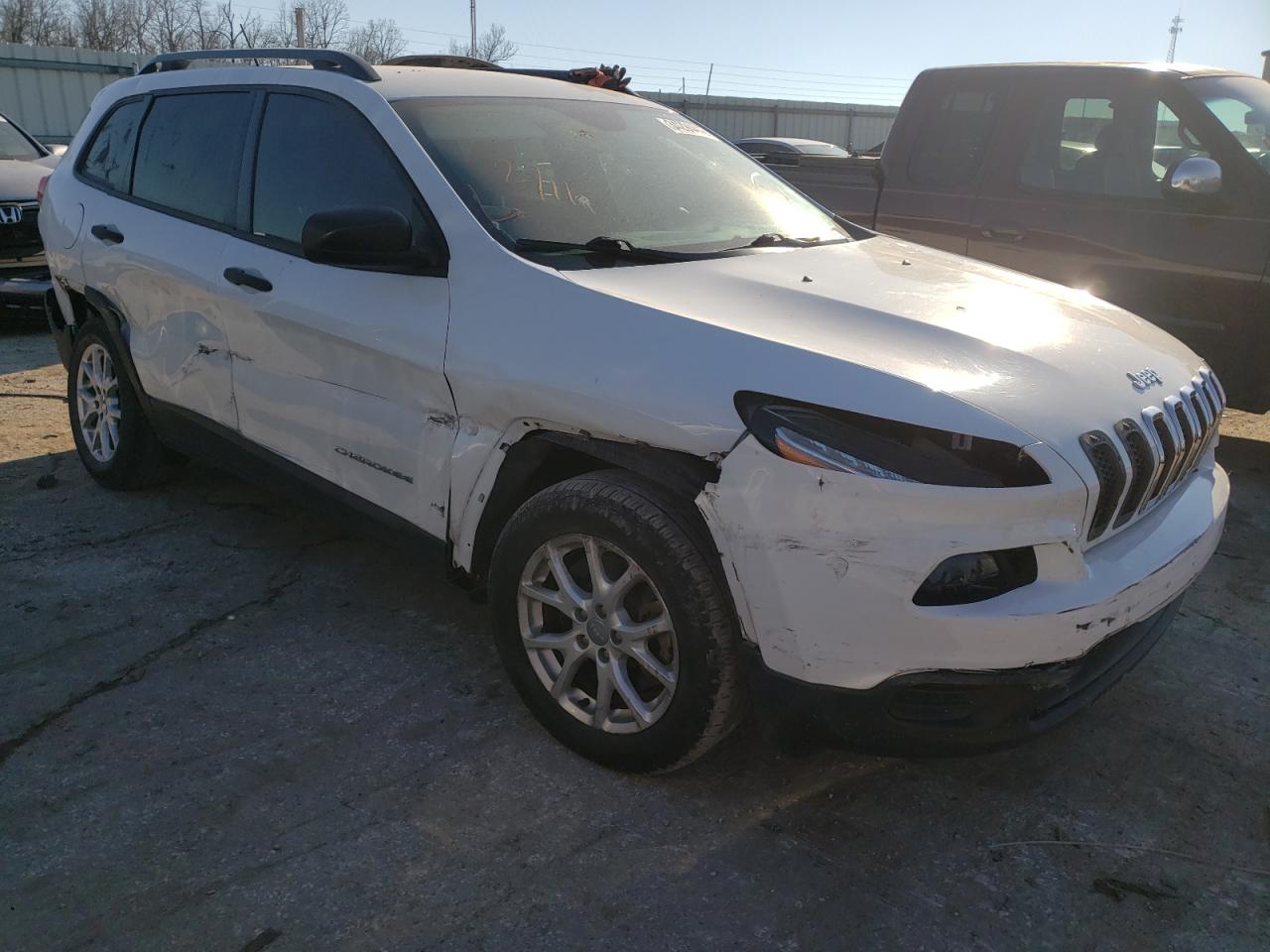 JEEP CHEROKEE S 2015 with VIN 1C4PJLAB8FW753696 - Photo from auction