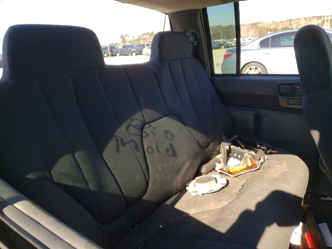 Photo 6 from auction – 2004 GMC SONOMA with VIN 1GTDT13X74K126342