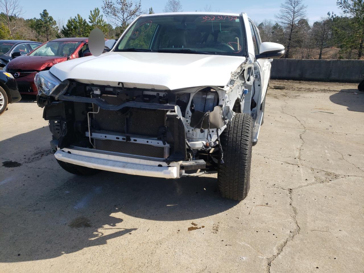 Photo 9 from auction – 2018 TOYOTA 4RUNNER SR with VIN JTEBU5JR4J5579940