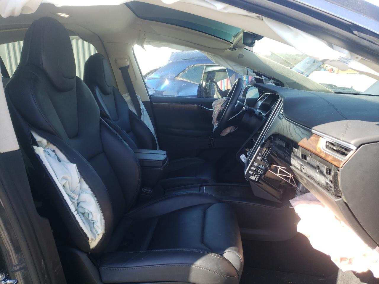 Photo 5 from auction – 2018 TESLA MODEL X with VIN 5YJXCBE26JF091418
