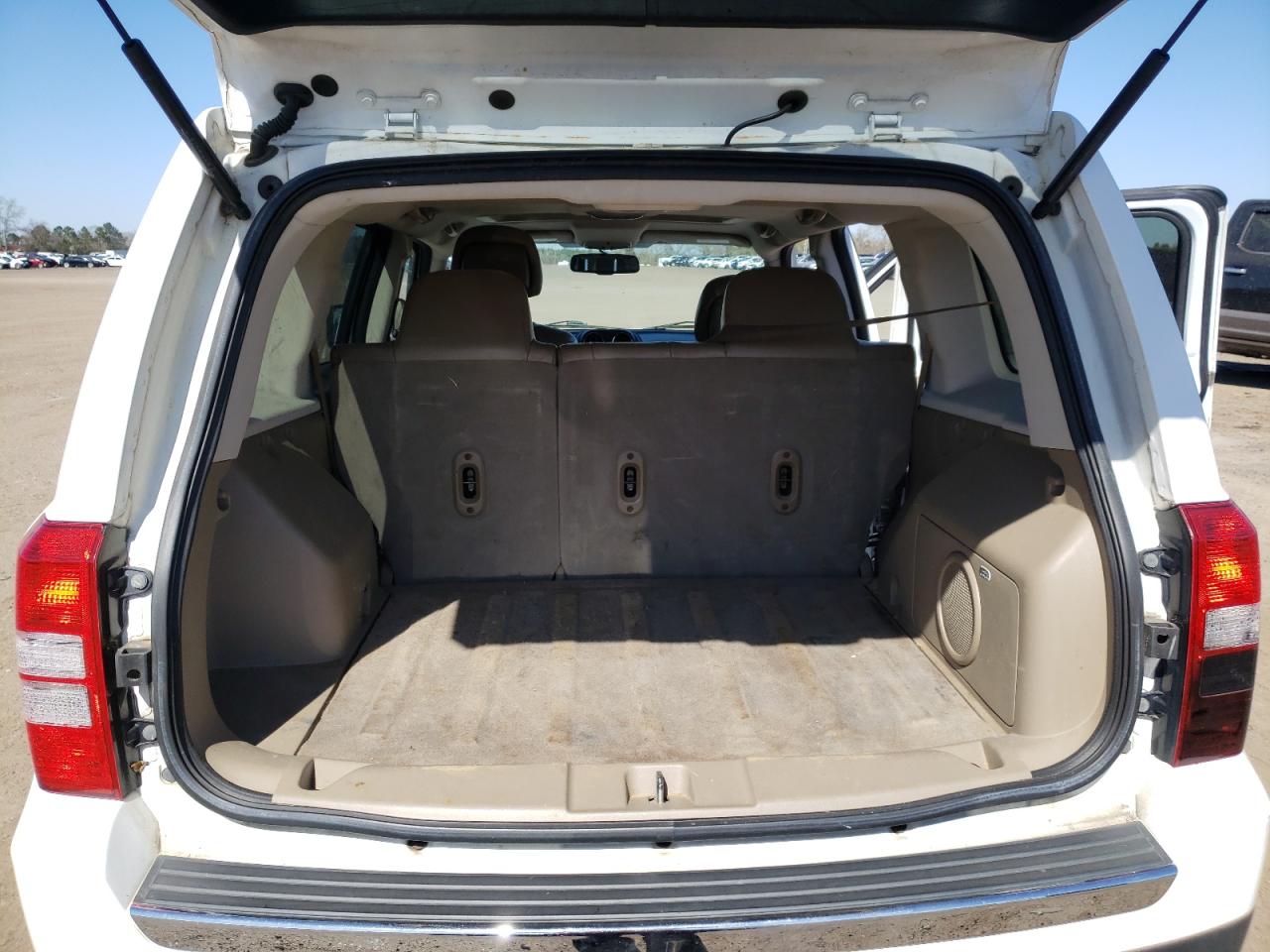 Photo 9 from auction – 2012 JEEP PATRIOT LI with VIN 1C4NJPCB3CD552291