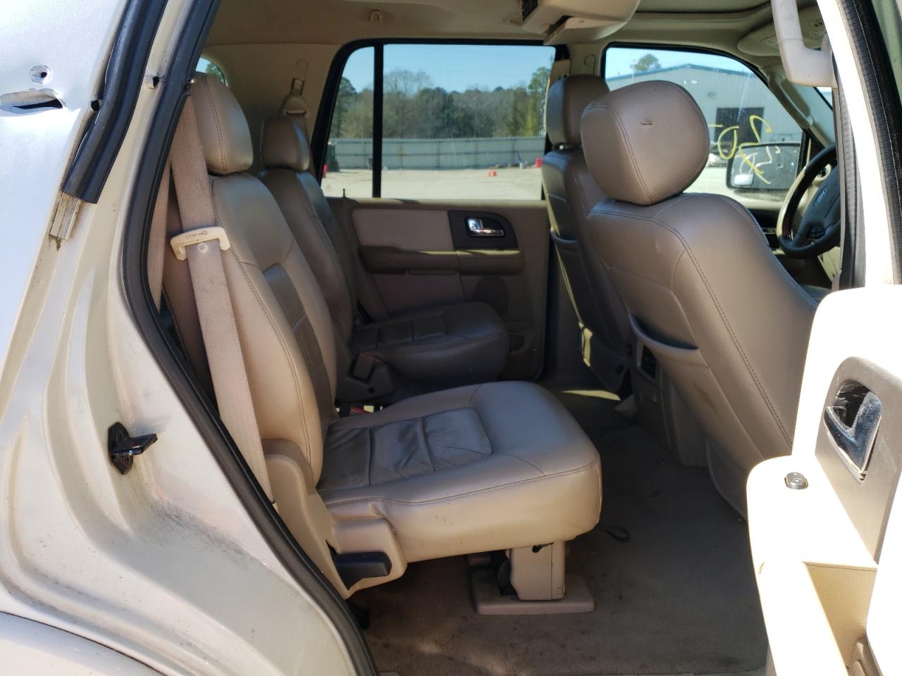 Photo 6 from auction – 2005 FORD EXPEDITION with VIN 1FMFU20505LA72579