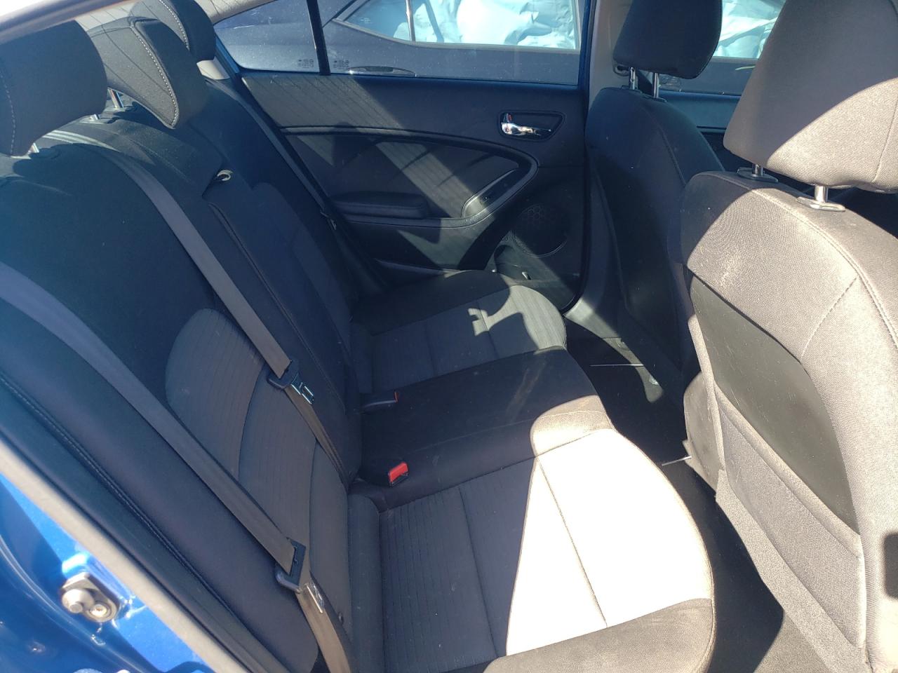 Photo 6 from auction – 2015 KIA FORTE LX with VIN KNAFX4A67F5357930