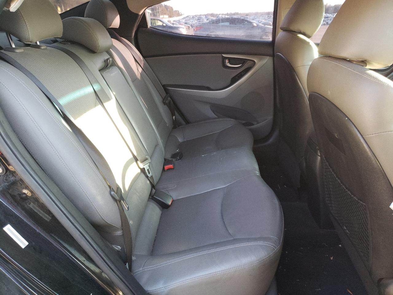 Photo 6 from auction – 2012 HYUNDAI ELANTRA GL with VIN KMHDH4AE2CU274059