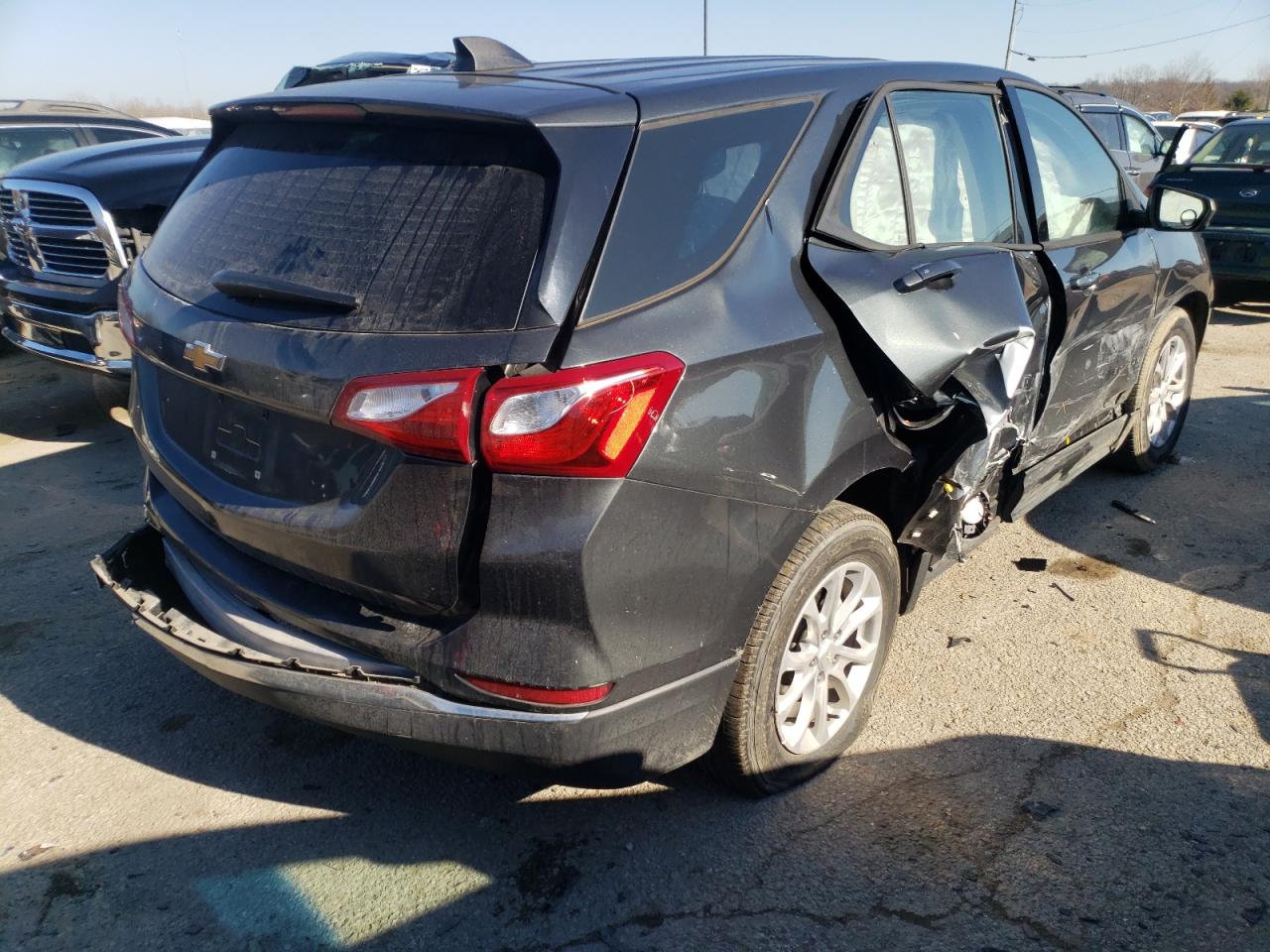 Photo 9 from auction – 2018 CHEVROLET EQUINOX LS with VIN 3GNAXHEV2JS580758