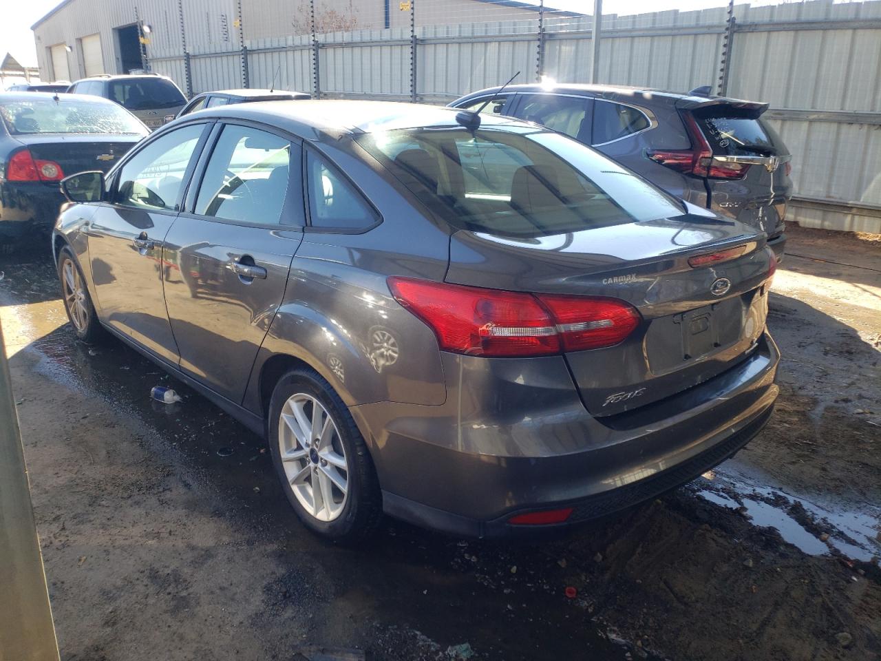 Photo 3 from auction – 2015 FORD FOCUS SE with VIN 1FADP3F2XFL205720