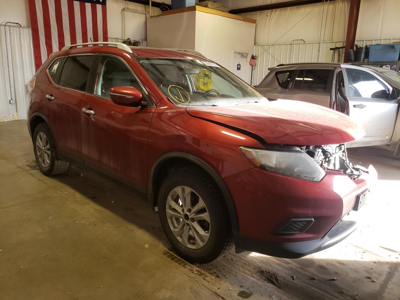 NISSAN ROGUE S 2015 with VIN KNMAT2MV8FP557008 - Photo from auction