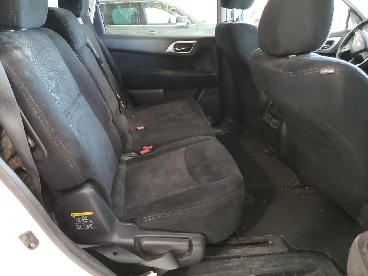 Photo 6 from auction – 2015 NISSAN PATHFINDER with VIN 5N1AR2MMXFC686828