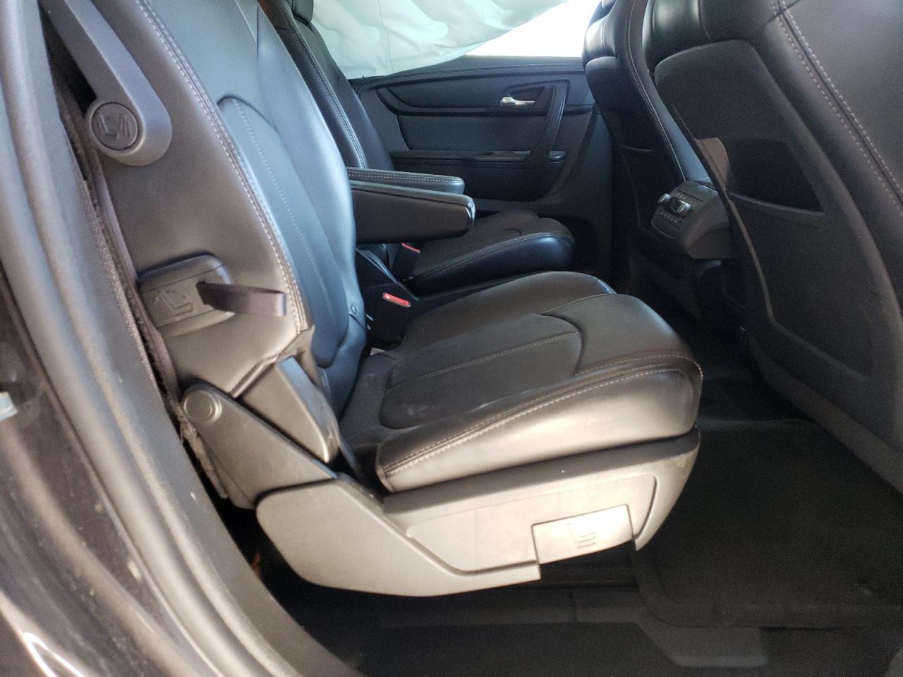 Photo 6 from auction – 2014 CHEVROLET TRAVERSE L with VIN 1GNKRHKD4EJ135228
