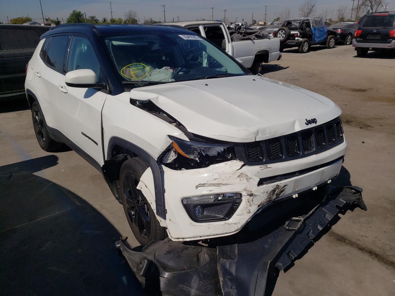 JEEP COMPASS LA 2019 with VIN 3C4NJCBB1KT726989 - Photo from auction