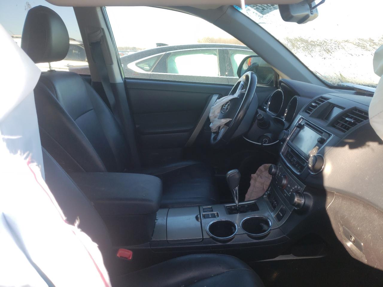 Photo 5 from auction – 2013 TOYOTA HIGHLANDER with VIN 5TDZK3EH1DS115291