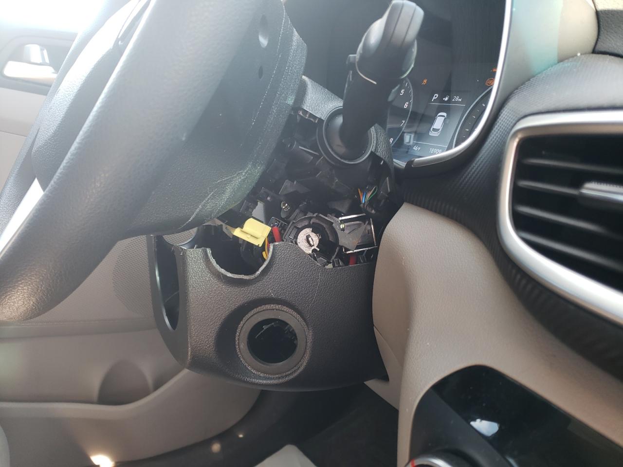 Photo 9 from auction – 2019 HYUNDAI TUCSON SE with VIN KM8J2CA47KU071656