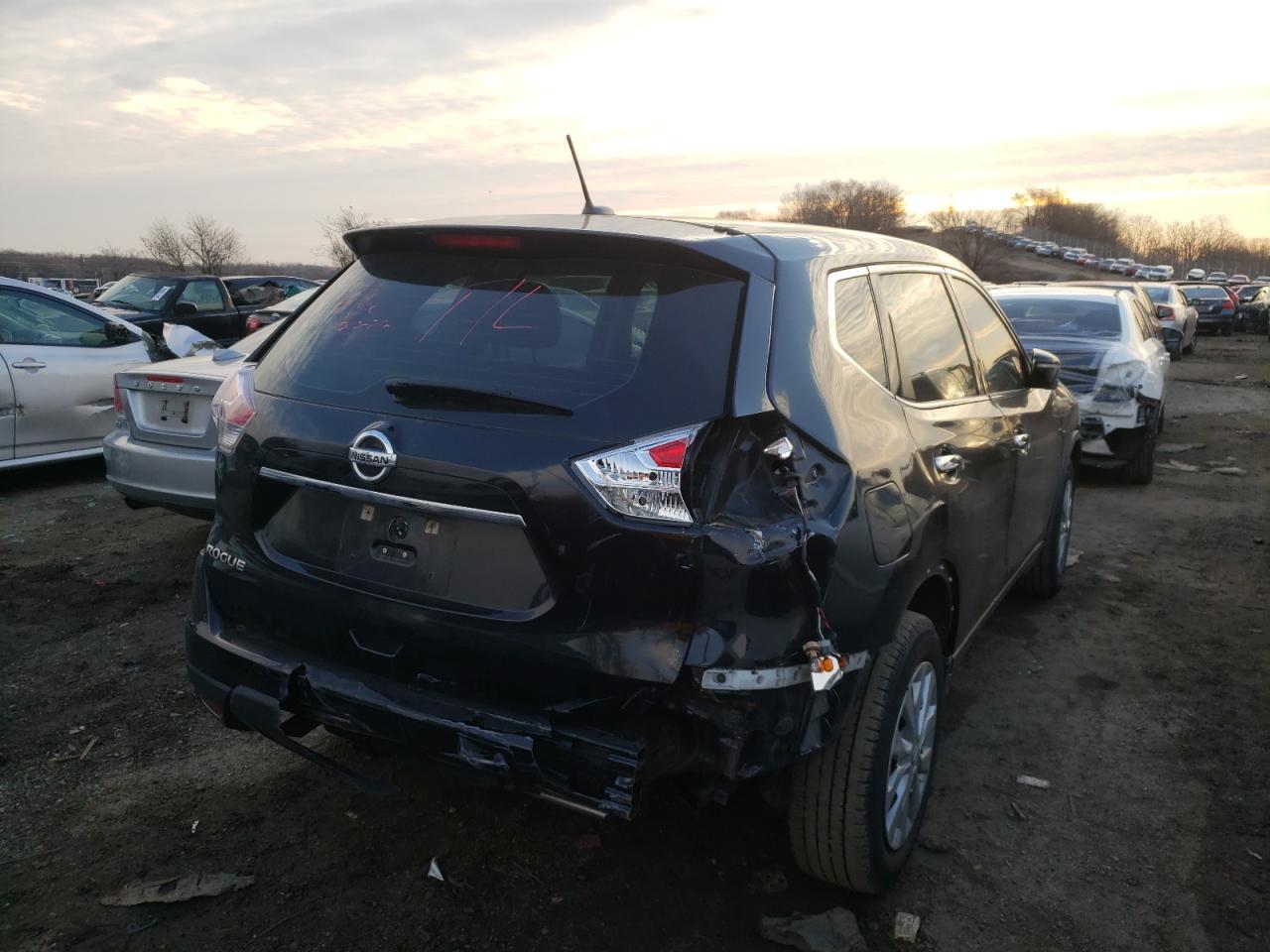 Photo 4 from auction – 2015 NISSAN ROGUE S with VIN 5N1AT2MT9FC865175